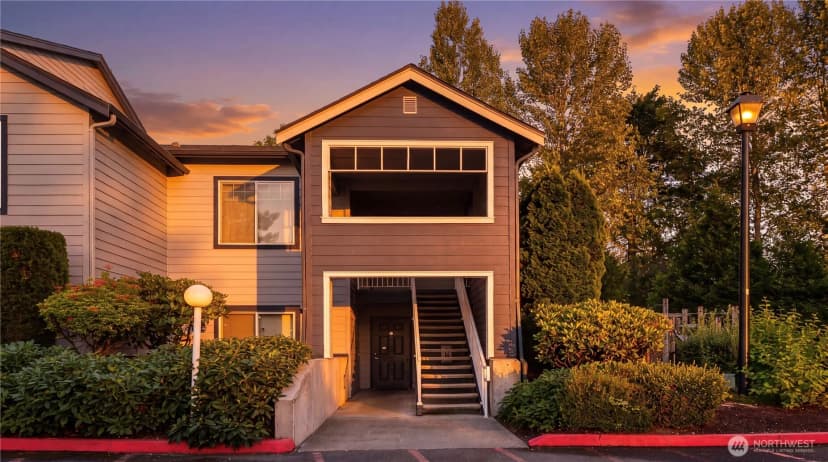 Property photo for 10825 Se 200th Street #f204, Kent
