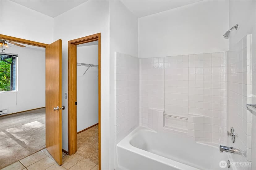 Property photo for 10825 Se 200th Street #f204, Kent photo 15