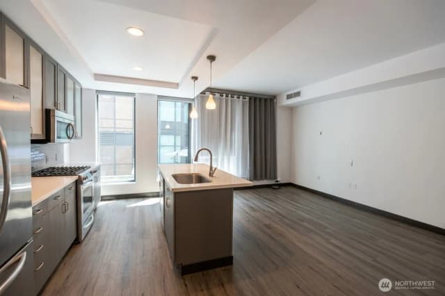 Property photo for 2716 Elliott Ave #405, Seattle photo 3