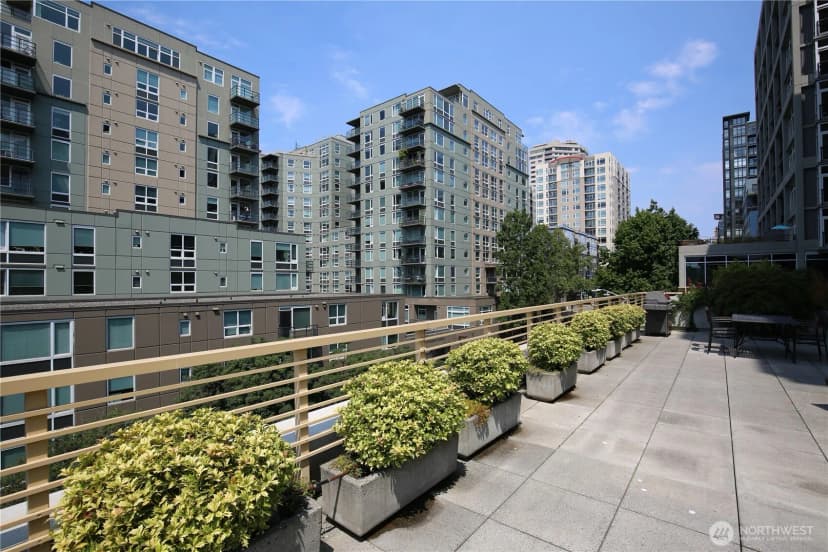 Property photo for 2716 Elliott Ave #405, Seattle photo 14