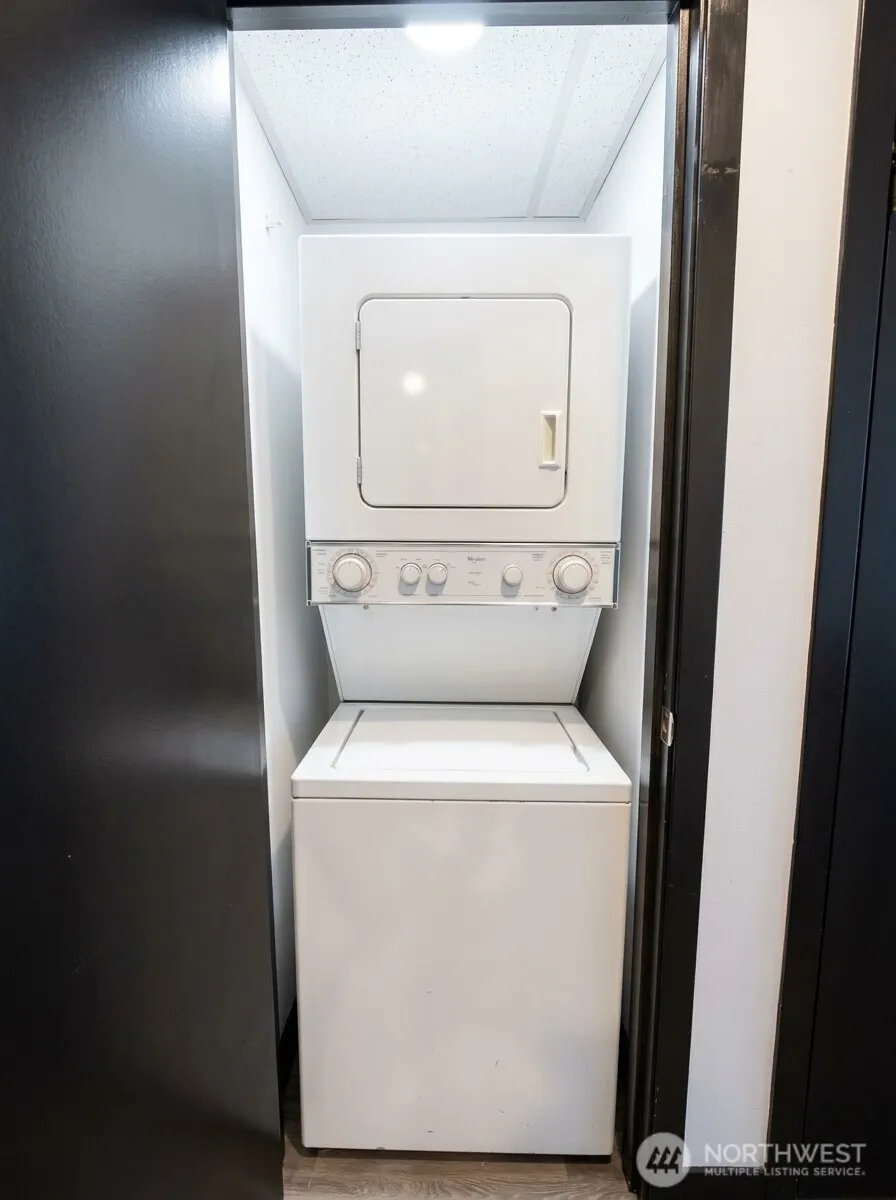 Property photo for 2716 Elliott Ave #405, Seattle photo 11