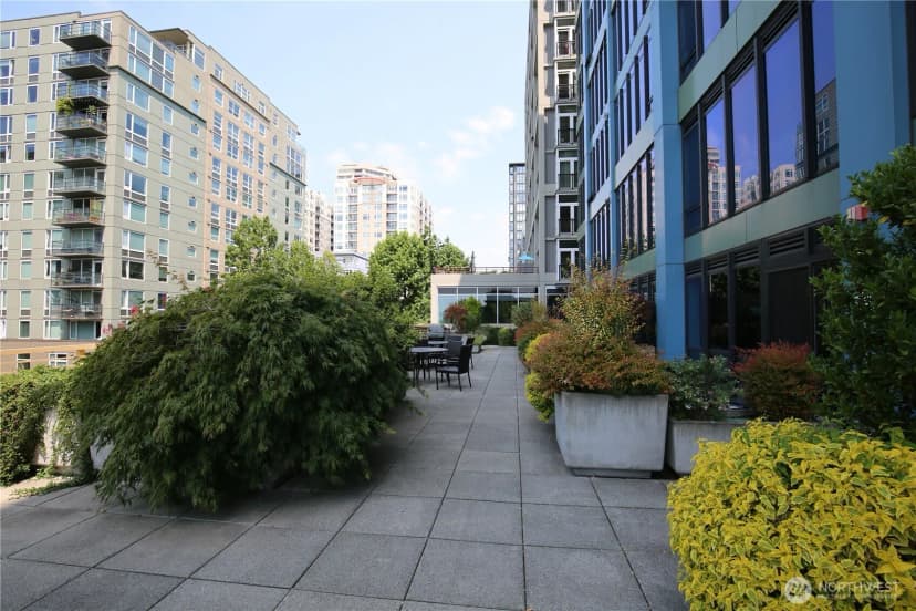 Property photo for 2716 Elliott Ave #405, Seattle photo 13