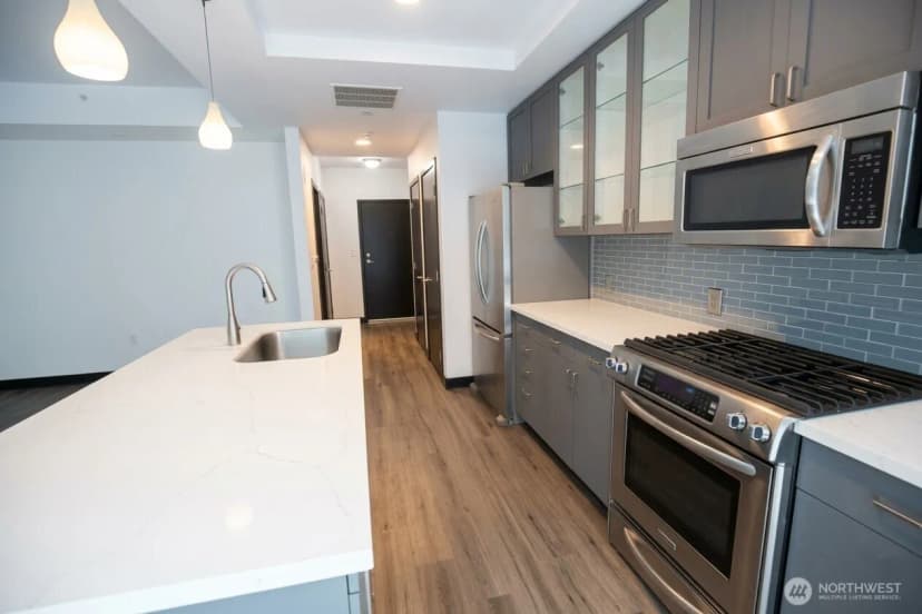 Property photo for 2716 Elliott Ave #405, Seattle photo 7