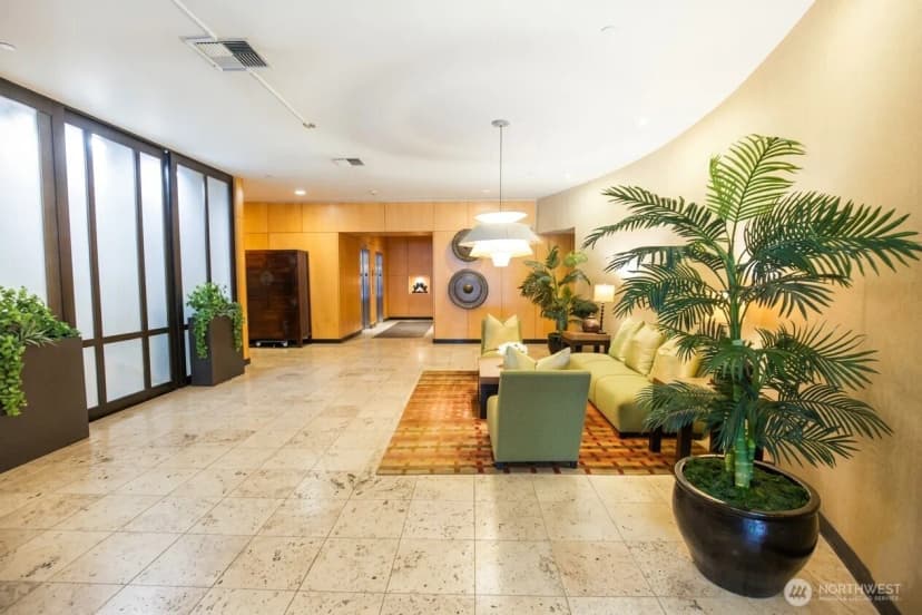 Property photo for 2716 Elliott Ave #405, Seattle photo 18