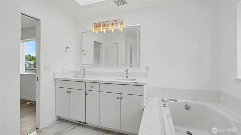 Property photo for 20707 122nd Place Se, Kent photo 29
