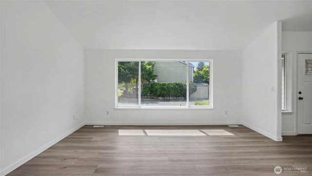 Property photo for 20707 122nd Place Se, Kent photo 5