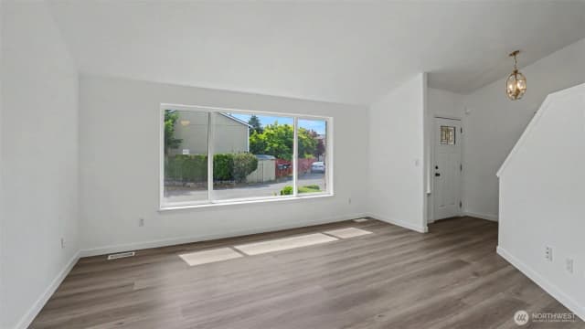 Property photo for 20707 122nd Place Se, Kent photo 4