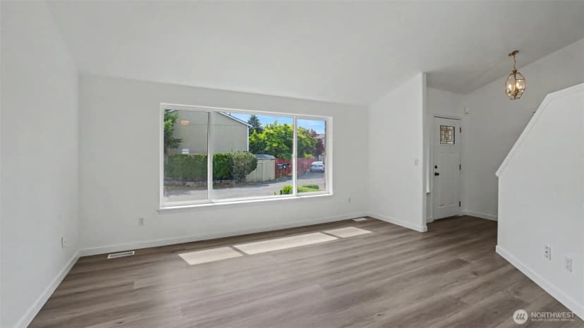 Property photo for 20707 122nd Place Se, Kent photo 4