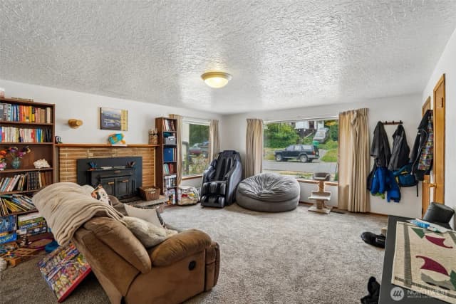 Property photo for 4151 23rd Avenue Sw, Seattle photo 5