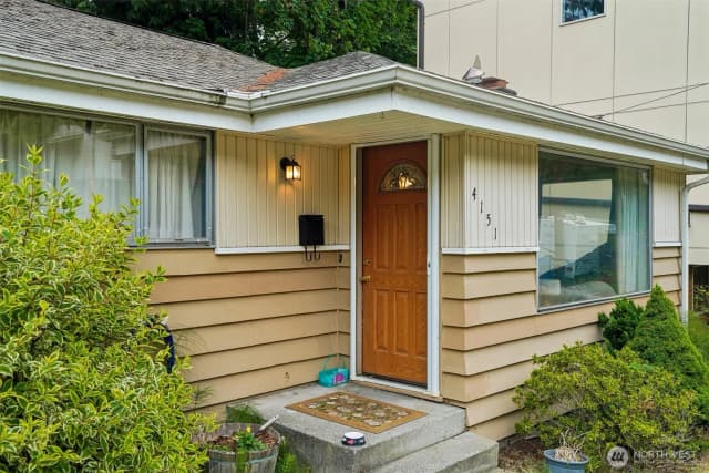 Property photo for 4151 23rd Avenue Sw, Seattle photo 4