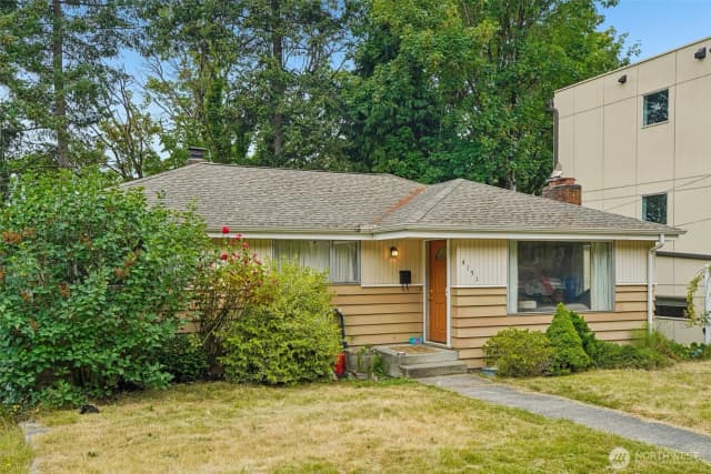 Property photo for 4151 23rd Avenue Sw, Seattle photo 2