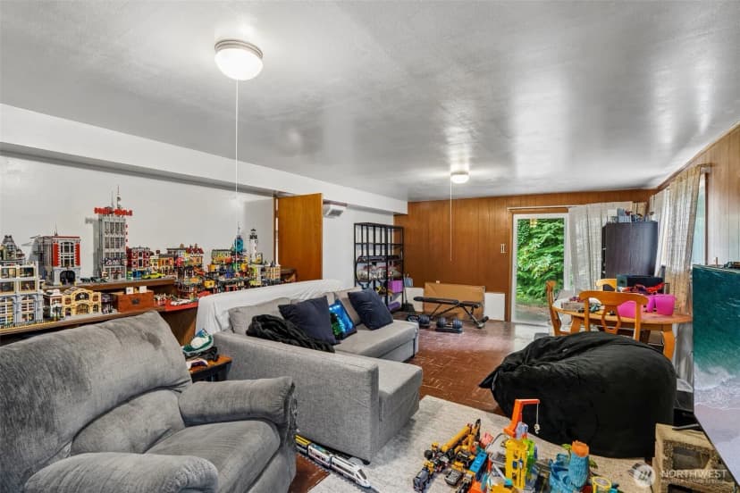 Property photo for 4151 23rd Avenue Sw, Seattle photo 19