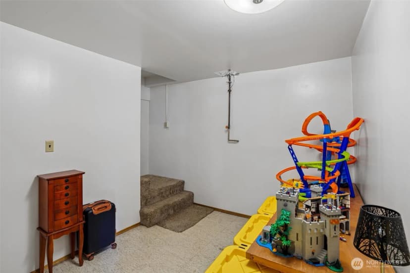 Property photo for 4151 23rd Avenue Sw, Seattle photo 30
