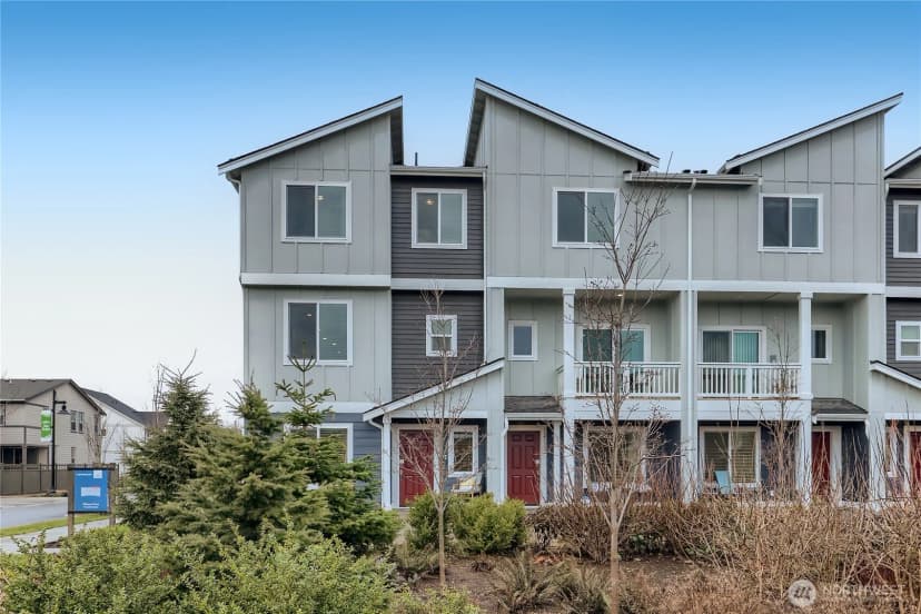 Property photo for 32390 Vine Avenue Se, Black Diamond photo 2