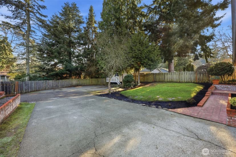 Property photo for 15931 22nd Avenue Sw, Burien photo 5