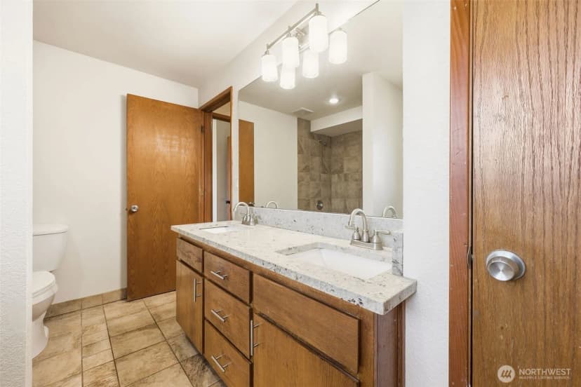 Property photo for 15931 22nd Avenue Sw, Burien photo 25