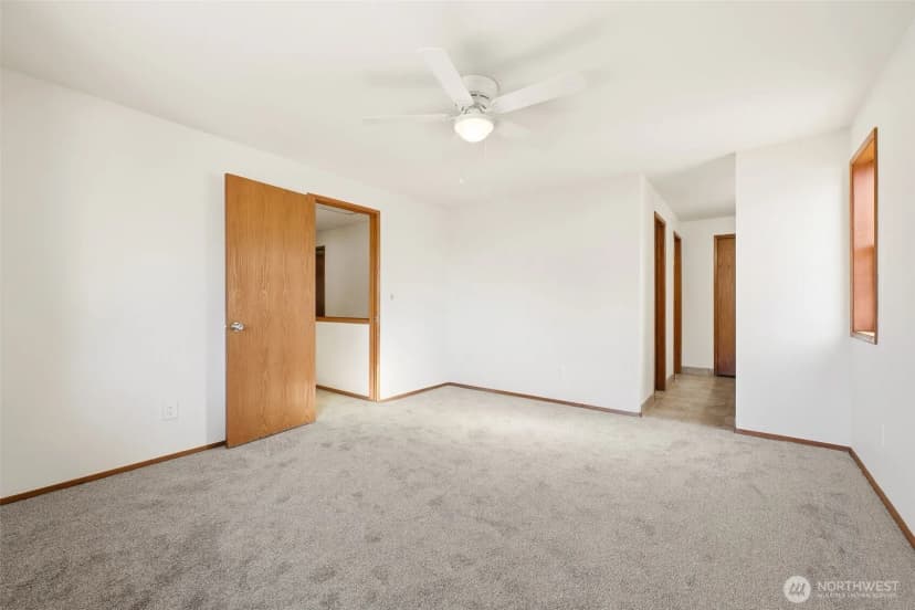 Property photo for 15931 22nd Avenue Sw, Burien photo 18