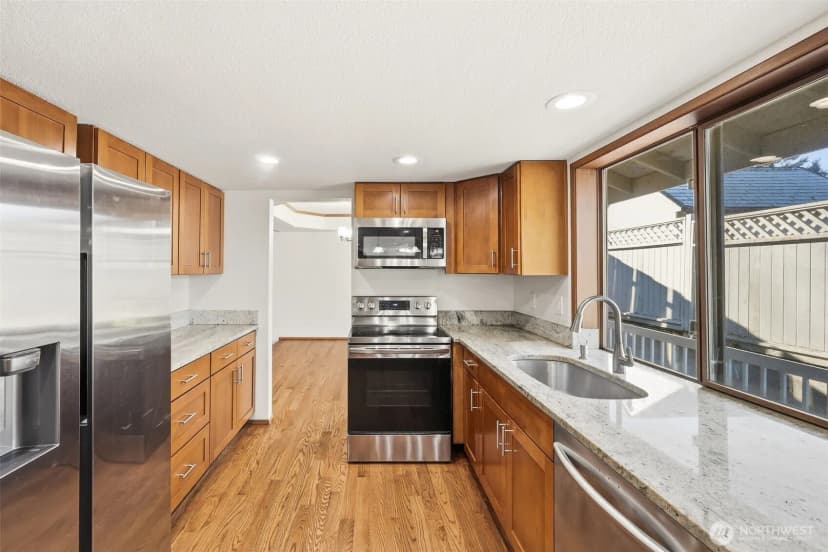 Property photo for 15931 22nd Avenue Sw, Burien photo 9