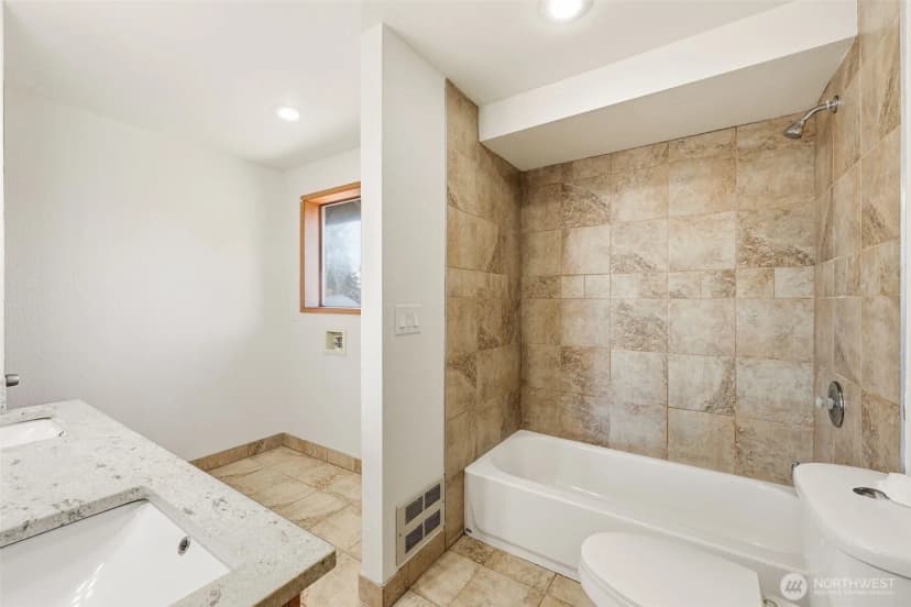 Property photo for 15931 22nd Avenue Sw, Burien photo 24