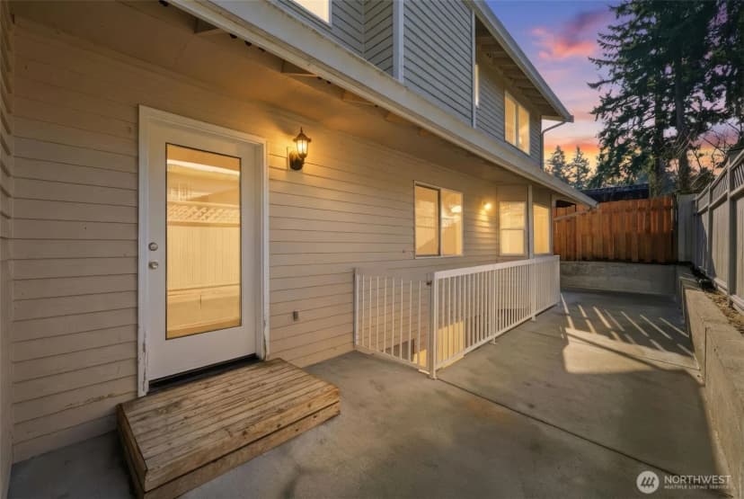 Property photo for 15931 22nd Avenue Sw, Burien photo 32
