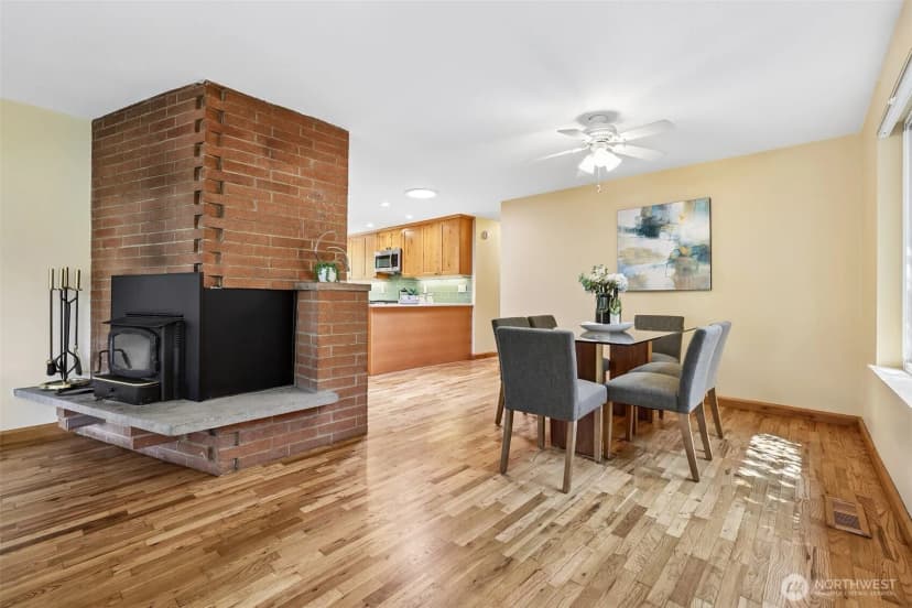 Property photo for 11746 22nd Avenue Ne, Seattle photo 9