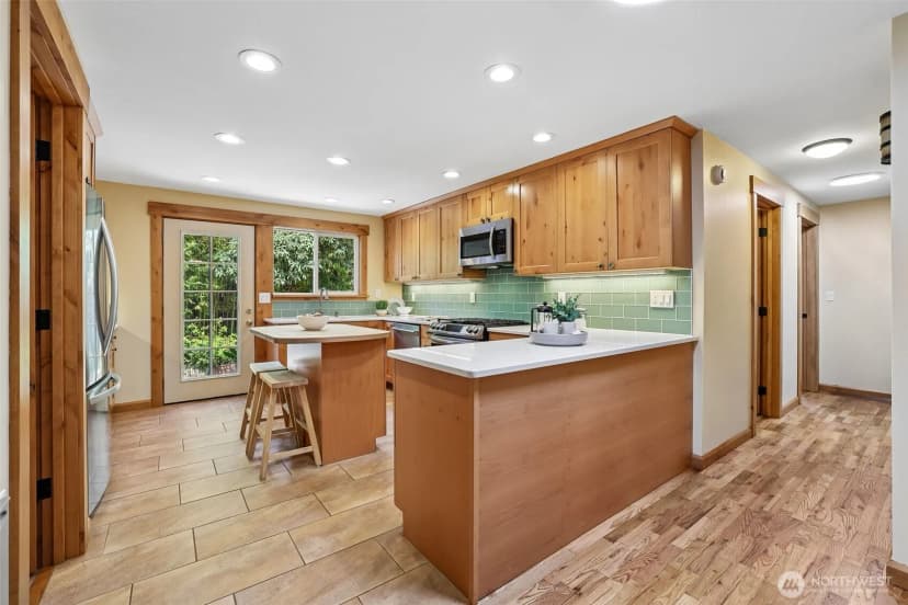 Property photo for 11746 22nd Avenue Ne, Seattle photo 11