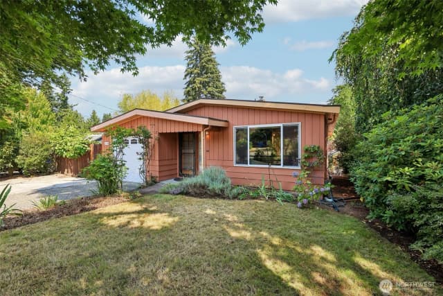 Property photo for 11746 22nd Avenue Ne, Seattle photo 3