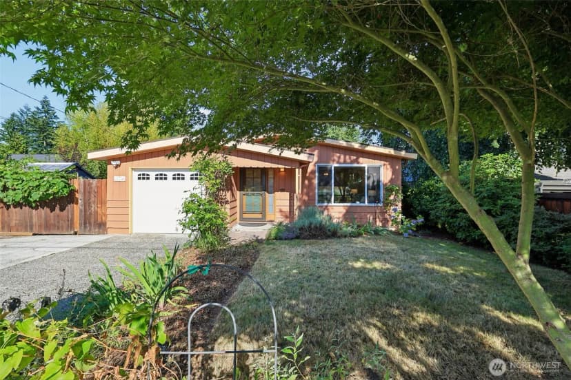 Property photo for 11746 22nd Avenue Ne, Seattle photo 2