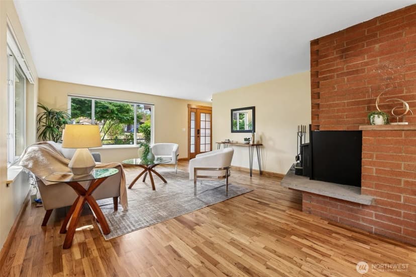 Property photo for 11746 22nd Avenue Ne, Seattle photo 7