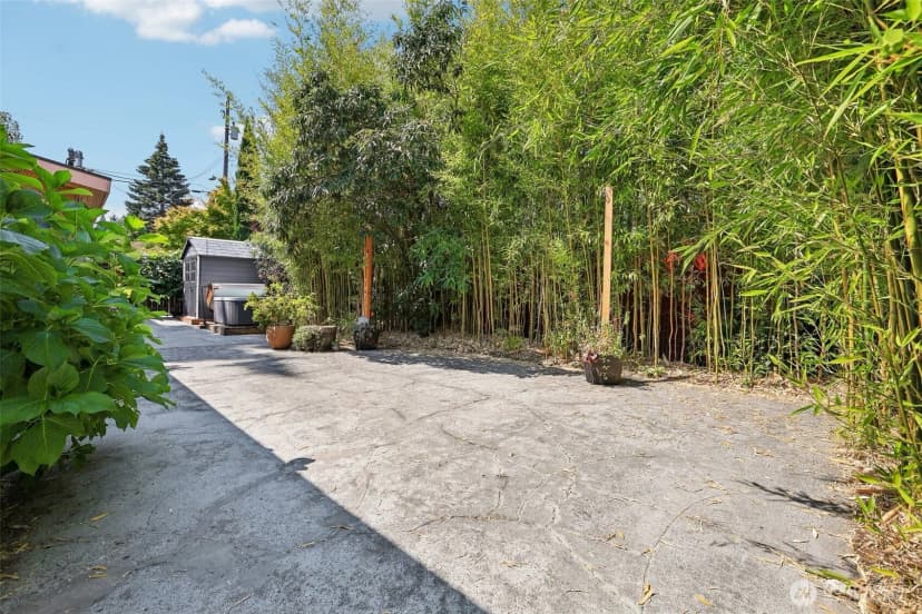 Property photo for 11746 22nd Avenue Ne, Seattle photo 26
