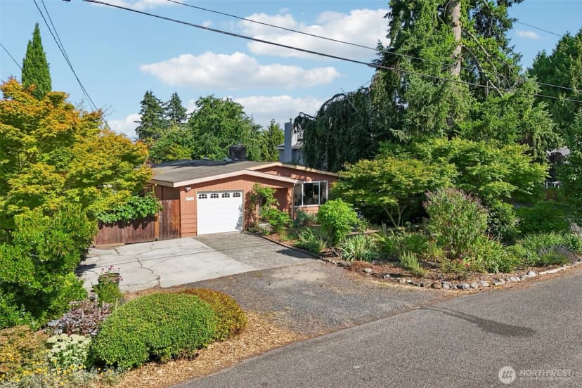 Property photo for 11746 22nd Avenue Ne, Seattle photo 35