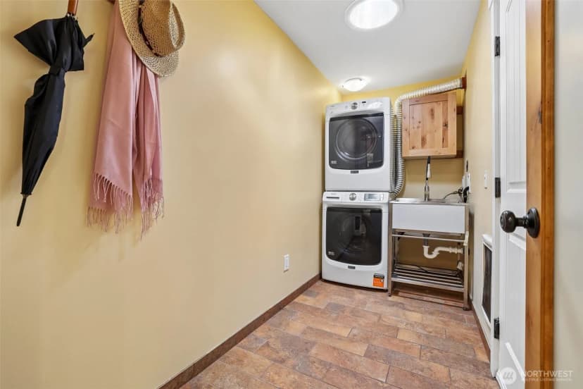 Property photo for 11746 22nd Avenue Ne, Seattle photo 23