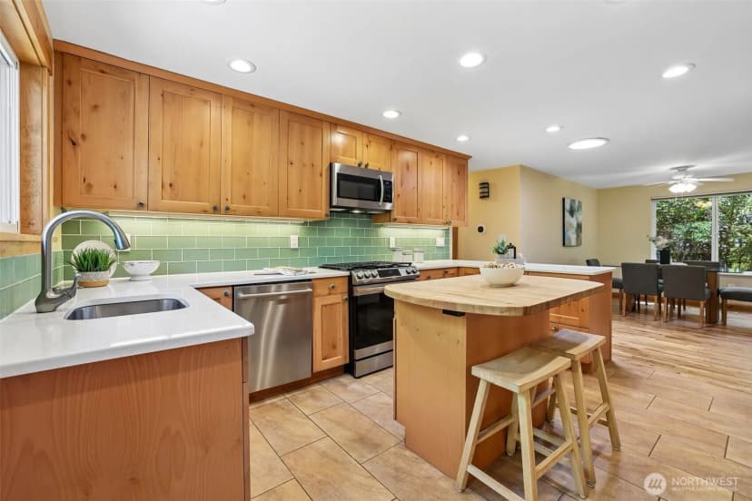 Property photo for 11746 22nd Avenue Ne, Seattle photo 14