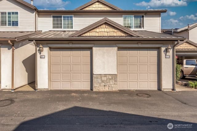 Property photo for 418 Se 17th Street #10b, Auburn