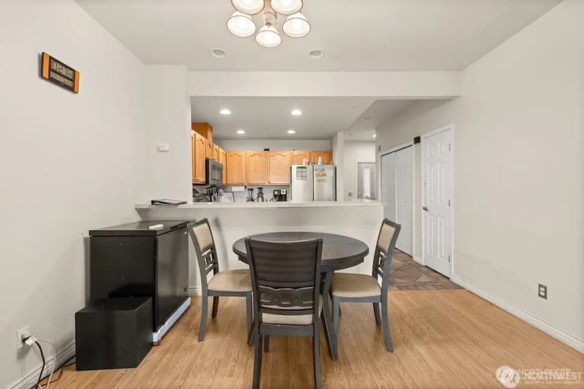 Property photo for 418 Se 17th Street #10b, Auburn photo 3