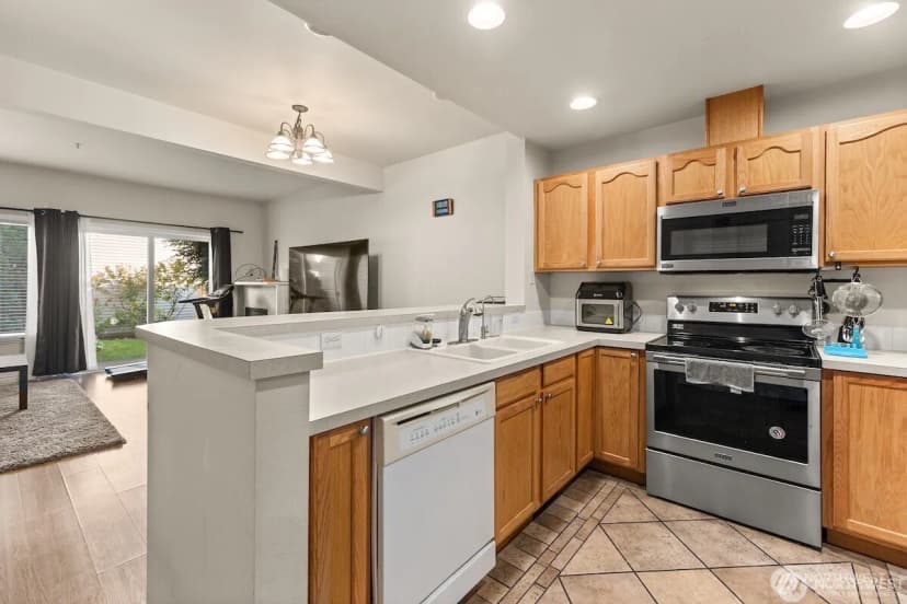 Property photo for 418 Se 17th Street #10b, Auburn photo 11
