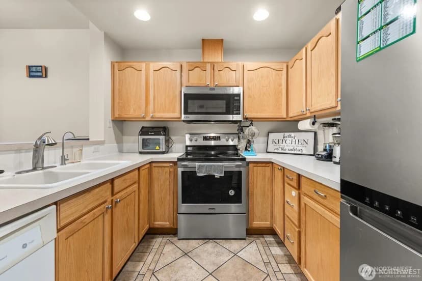 Property photo for 418 Se 17th Street #10b, Auburn photo 10