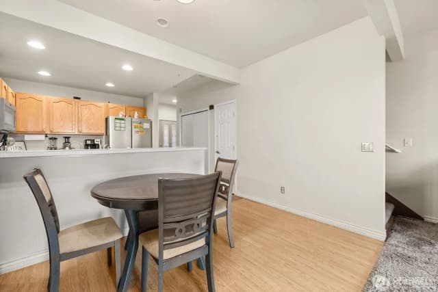 Property photo for 418 Se 17th Street #10b, Auburn photo 2