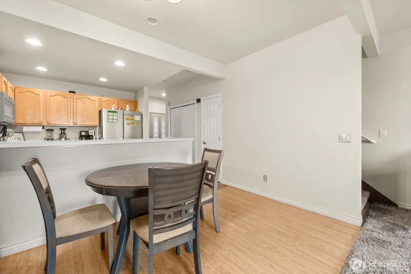 Property photo for 418 Se 17th Street #10b, Auburn photo 2