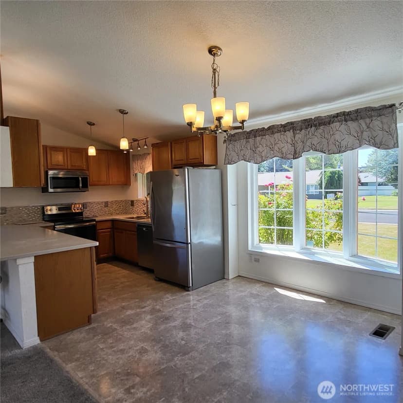 Property photo for 605 Park Place, Yakima photo 2