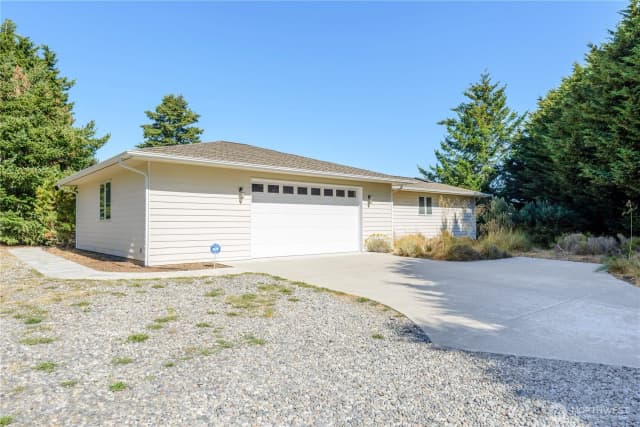 Property photo for 150 Sundial Loop, Sequim photo 2