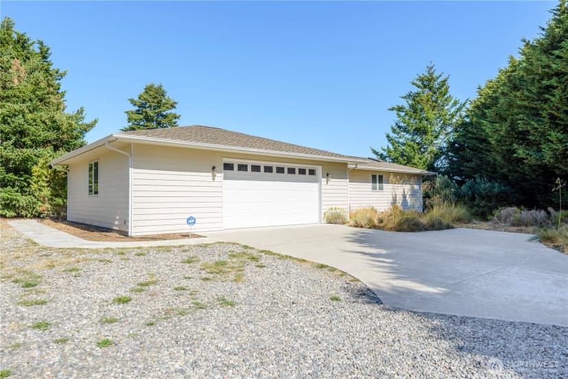 Property photo for 150 Sundial Loop, Sequim photo 2