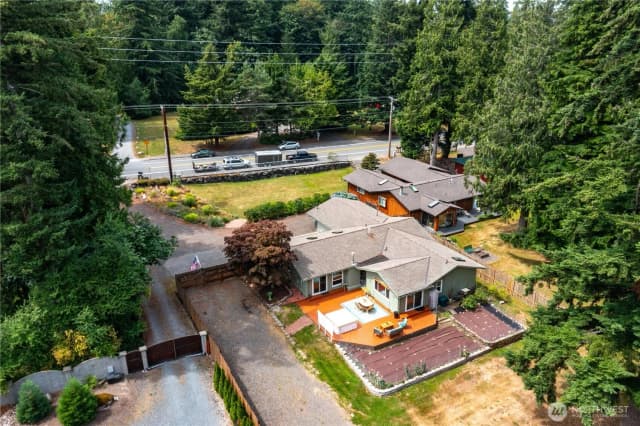 Property photo for 2348 Yew Street Road, Bellingham photo 4