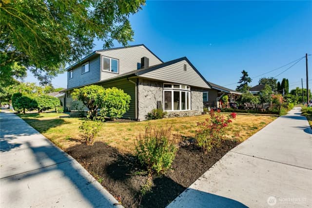 Property photo for 1319 Wood Avenue, Sumner