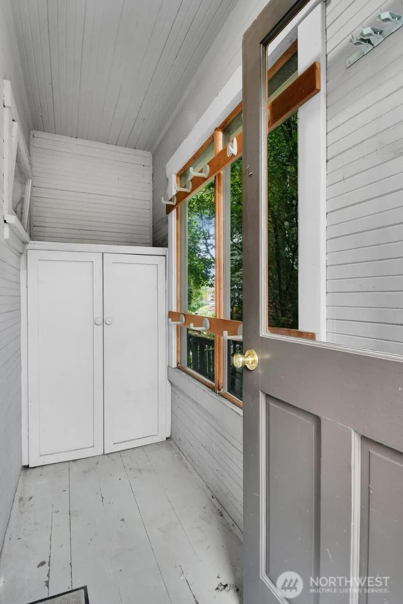 Property photo for 910 11th Avenue E, Seattle photo 18