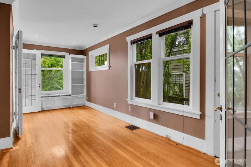 Property photo for 910 11th Avenue E, Seattle photo 14
