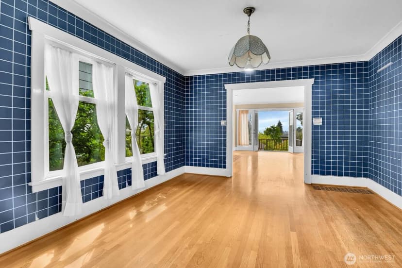 Property photo for 910 11th Avenue E, Seattle photo 9
