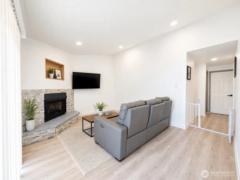 Property photo for 1852 Central Place S #e46, Kent photo 5