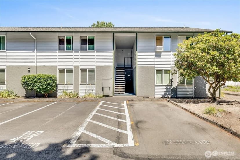 Property photo for 1852 Central Place S #e46, Kent photo 13