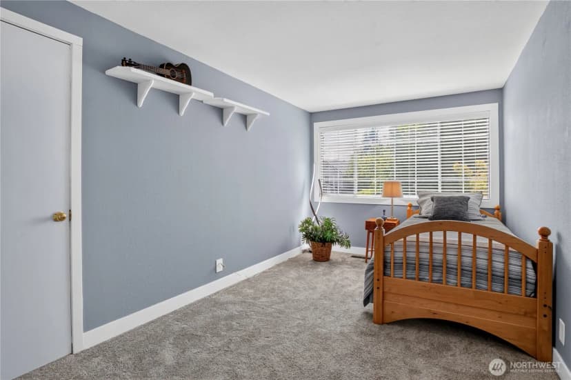 Property photo for 23110 Ne 19th Drive, Sammamish photo 14